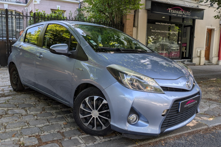 TOYOTA YARIS HYBRIDE BUSINESS