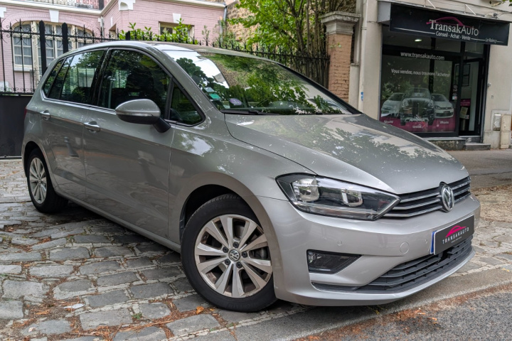 VOLKSWAGEN GOLF SPORTSVAN