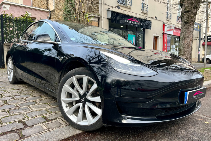 TESLA MODEL 3