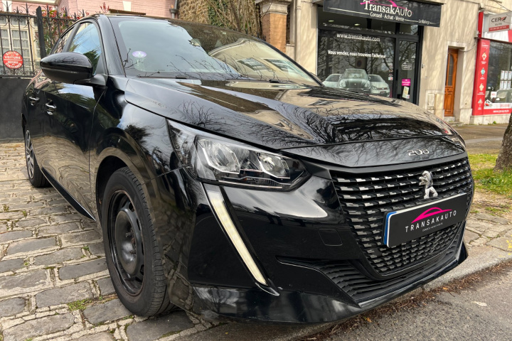 PEUGEOT 208