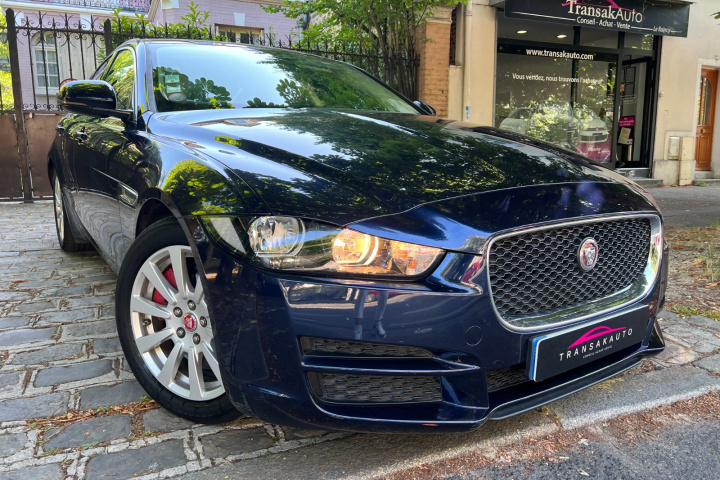 JAGUAR XE