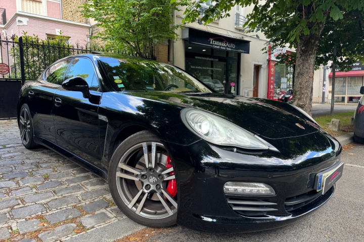 PORSCHE PANAMERA