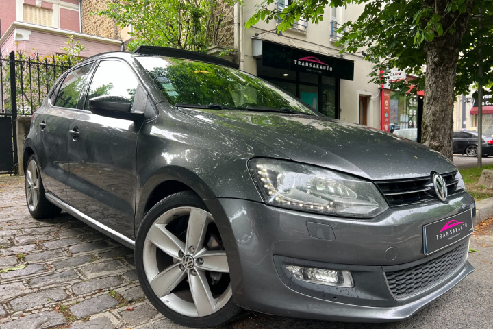 VOLKSWAGEN POLO